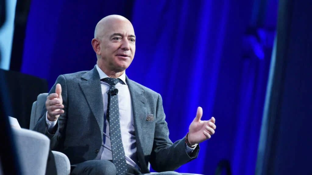 CEO အဖြစ်ကနေ အနားယူခဲ့ပေမယ့် Amazon က Jeff Bezos ကို တစ်နှစ် လစာ ဒေါ်လာ ၈၀,၀၀၀ ပေးနေရဆဲ