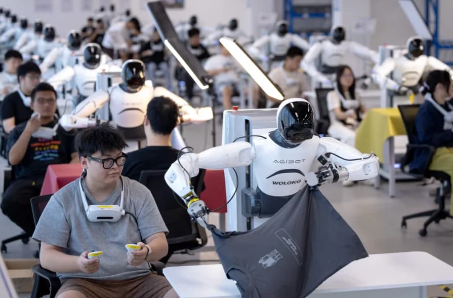 AI ခေတ်ကို ရင်ပေါင်တန်းနိုင်ဖို့ တရုတ်တက္ကသိုလ်တွေ ခေတ်မမှီတော့တဲ့ ဘွဲ့သင်တန်းပေါင်း ၁၂,၀၀၀ ကျော်ကို ပယ်ဖျက်