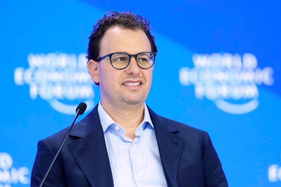 Anthropic CEO Warns AI Could Control Internet Within 6-12 Months